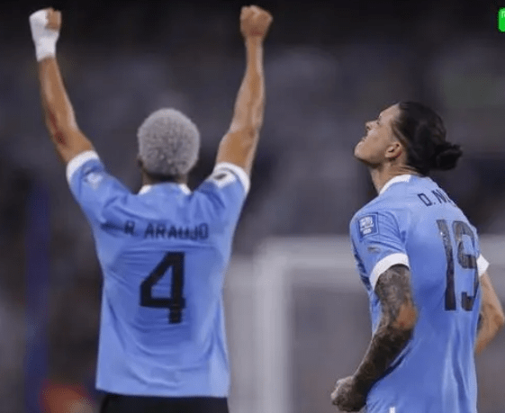 168娱乐-乌拉圭客场2-0阿根廷，达尔文·努涅斯-阿劳霍建功，梅西锁喉引争议