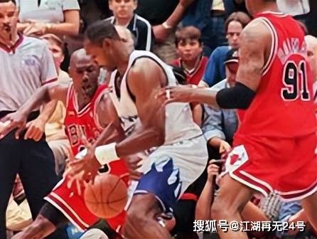 168娱乐-单季拿得分王并入选最佳一防有多难？NBA仅3人做到，一人9次上榜