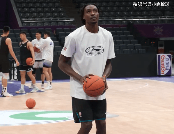 168娱乐-正式官宣！NBA级防守铁闸加盟四川男篮，张德贵拒绝提前摆烂